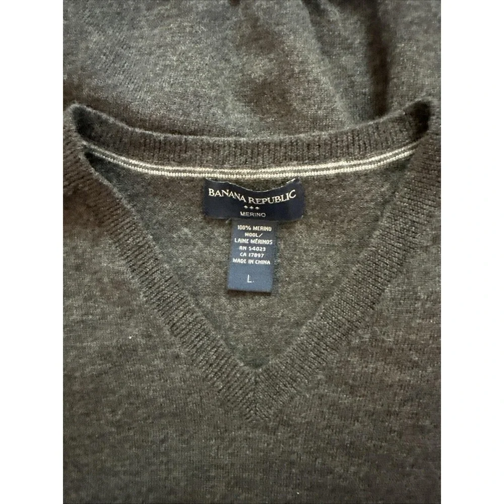 VTG Banana Republic Mens L 100% Merino Wool V-Neck Brown Pullover Knit Sweater